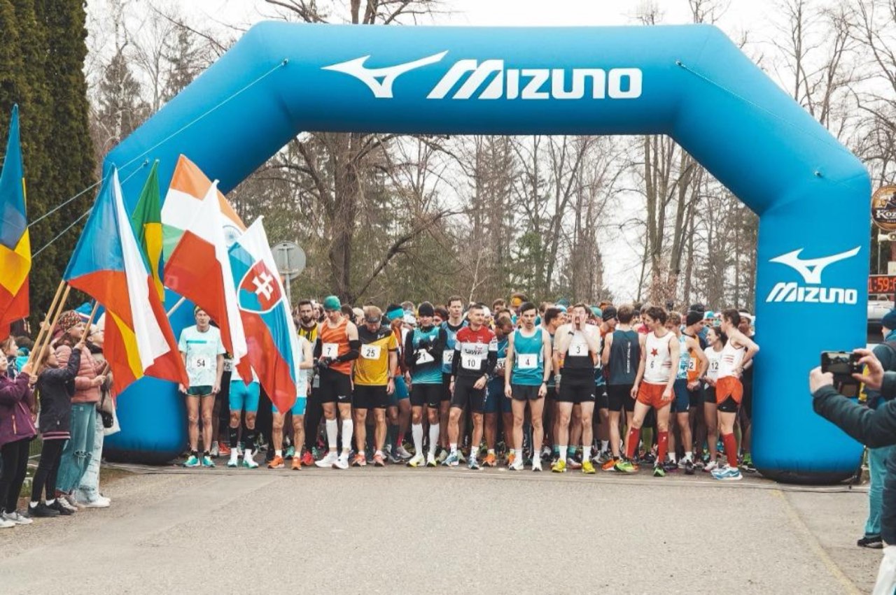 V Pečkách 10 km pod 32 minut